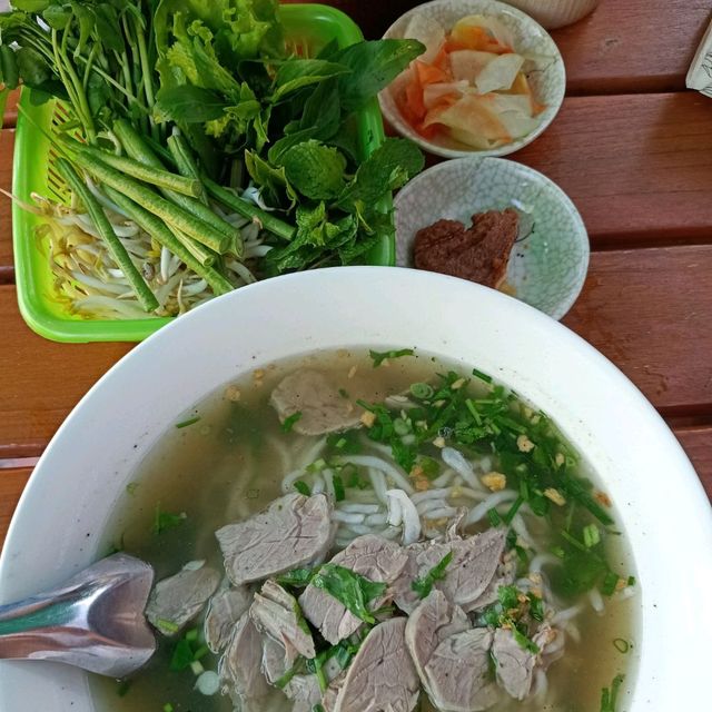 ร้านเฝอแซ่บปากเซ อร่อยน้ำซุปกลมกล่อม