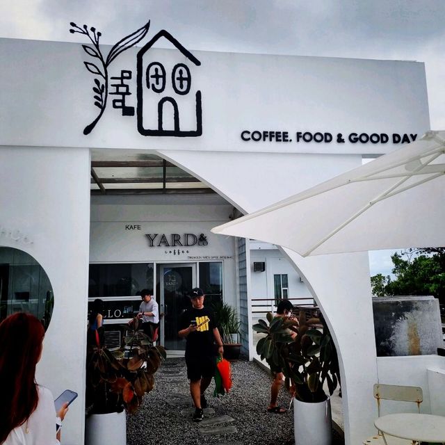 The Yard And Co Cafe @ pengarang, Photo Ed