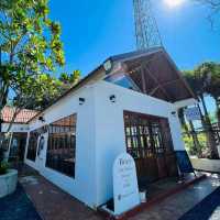Brizo Cafe & Booze 