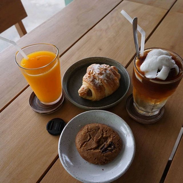 คาเฟ่เคโอบี (Café K.O.B) 