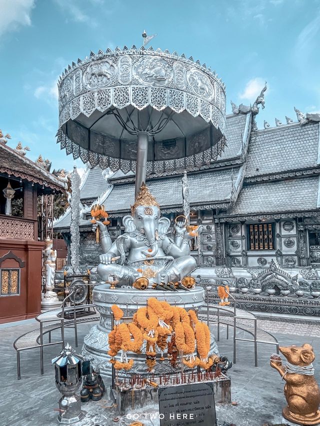 อุโบสถเงินหลังแรกของโลก