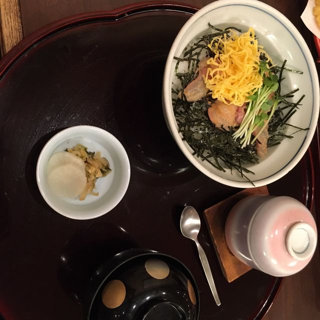 博多のごはん処食べ歩き【博多鯛めしと日本料理 石蔵&博多三昧 まるとく食堂】