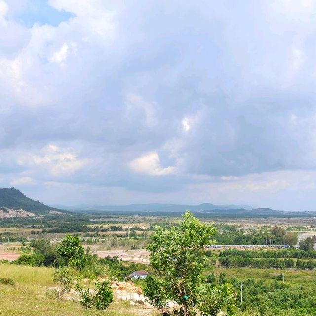 Statue of Preah Thong Neang Neak 