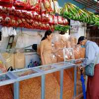 ตลาดอองซาน   ใกล้ไขน่าทาวน์