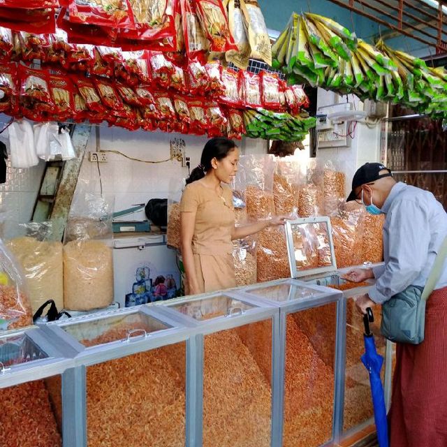 ตลาดอองซาน   ใกล้ไขน่าทาวน์