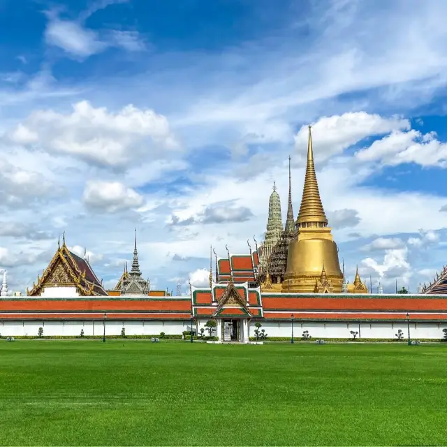 Wat Phra Kaew, a beautiful temple in Thailand