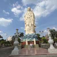 check out huge temple, reclining Buddha 