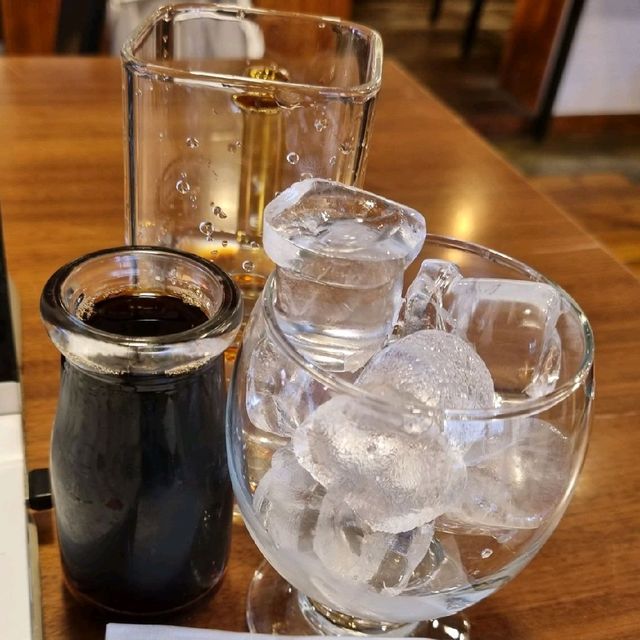 충무로 커피전문점 : 딸깍발이