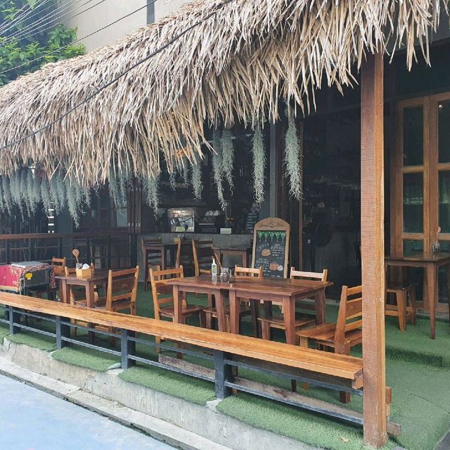 Bloom Cafe And Hostel Lipe (บลูมคาเฟ่แอนด์โฮสเทล) 