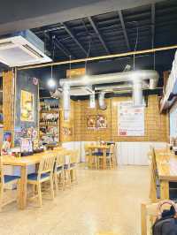 那覇🌴ハッピーアワーが魅力的❤️本格ギョーザと生ビール！