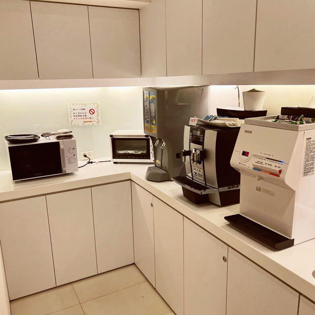 捷運出口超方便住宿｜新驛旅店西門店｜簡單便宜又舒適
