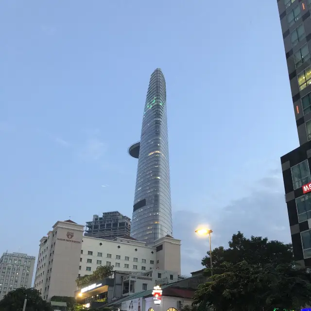 Bar with stunning view of Saigon skyline 