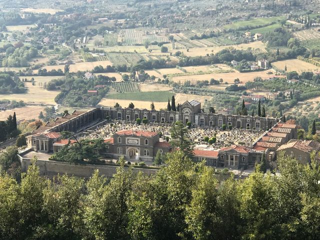 Walking in Tuscany & eating pici 