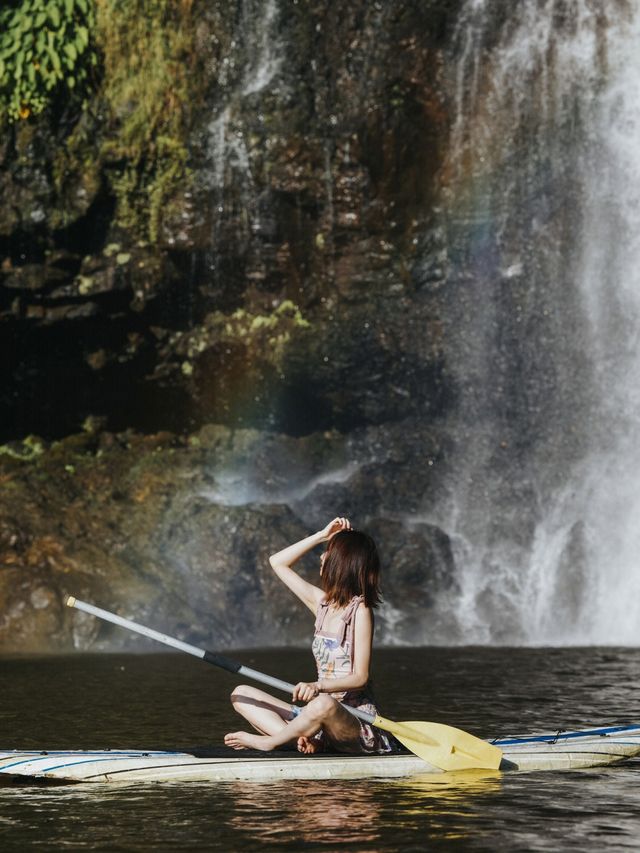 Hawaii 💦 feels so blessed to have a whole waterfall.