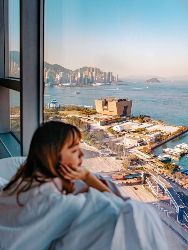 Three years after passing the level, I finally moved into this Victoria Harbour sea view hotel. Three years after passing the level, I finally moved into this Victoria Harbour sea view hotel.