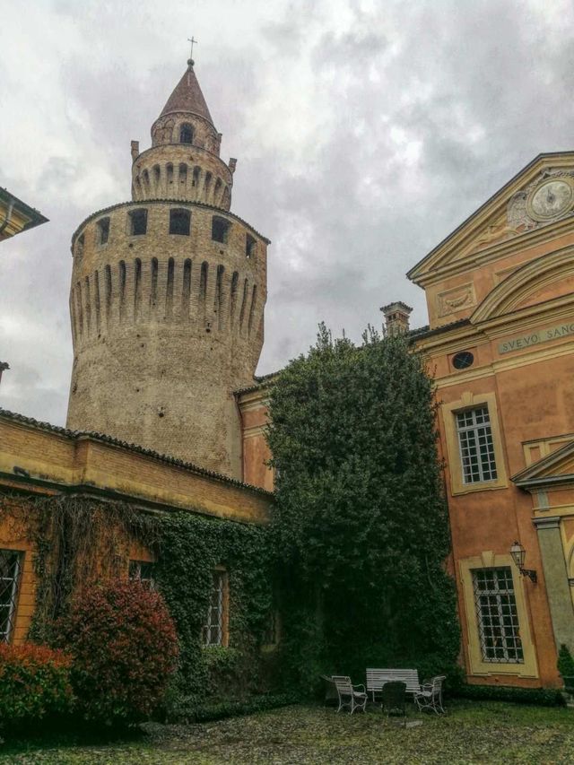 Living in a 1200-year-old castle in Italy, what kind of experience is it?