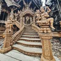 ปราสาทไม้ริมทะเล