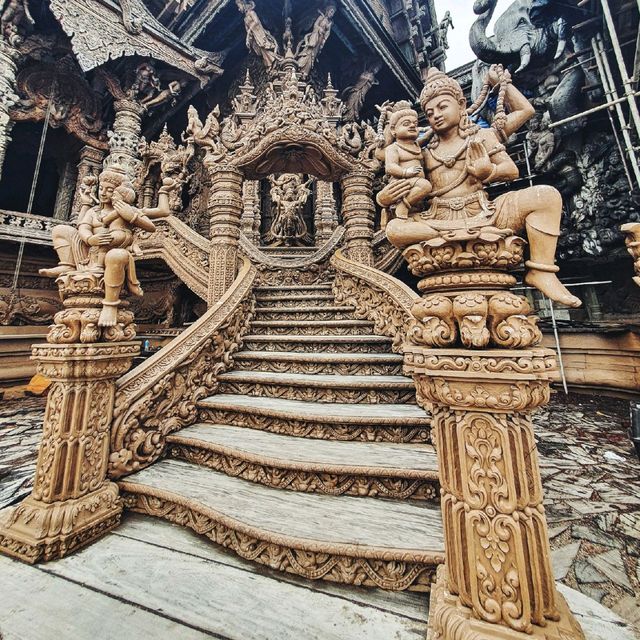 ปราสาทไม้ริมทะเล