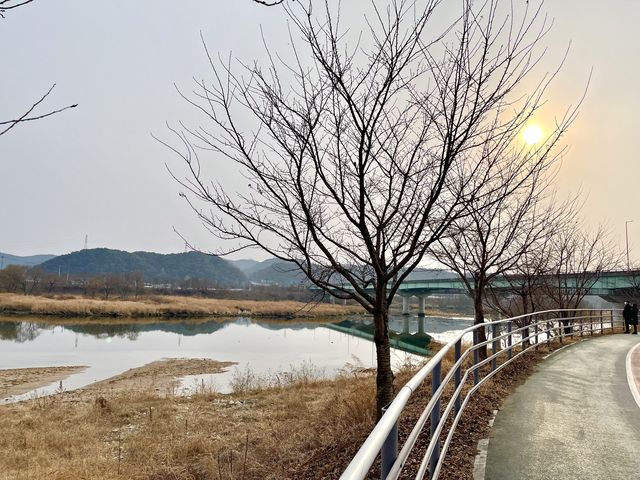 소양강뷰 정겨운 옛날감성 "신북커피"