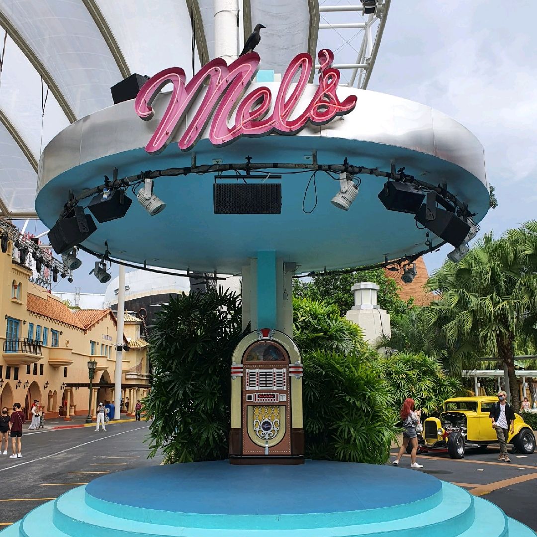 Mel S Drive In Universal Studio Trip Com Singapore Travelogues