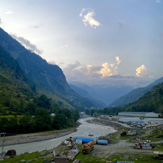 lahore to naran 