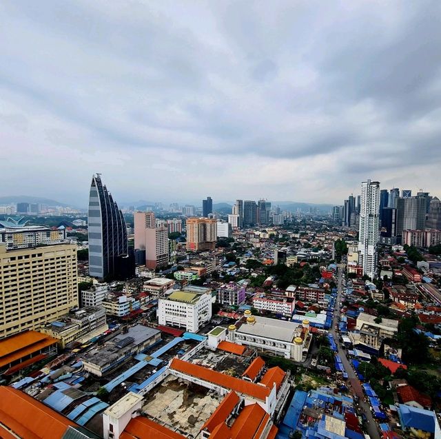 สีสันยามค่ำคืน @ Rooftop Hilton garden inn South 