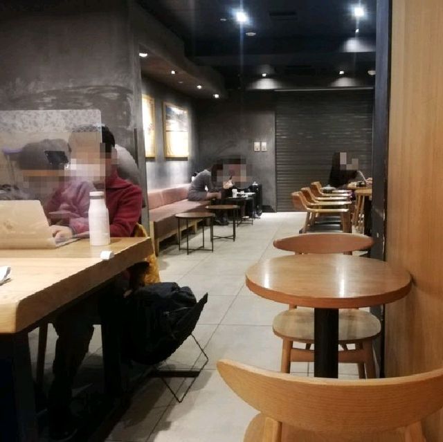 【京都】立地最高😃⤴️⤴️「STARBUCKS☕COFFEE 」京都タワーサンド店
