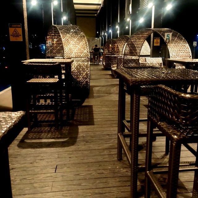  Poolside Bar Kita, Bai! 