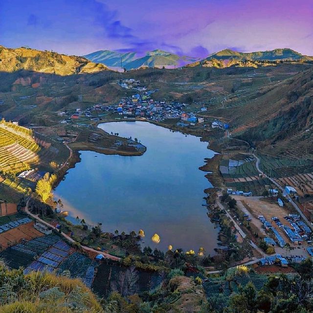 CEBONG LAKE : DIENG