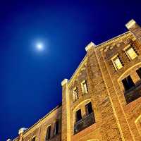 冬の夜の赤れんが倉庫