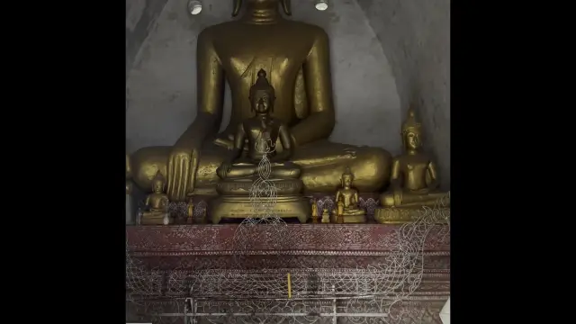 Buddha Statue in Wat Mai 