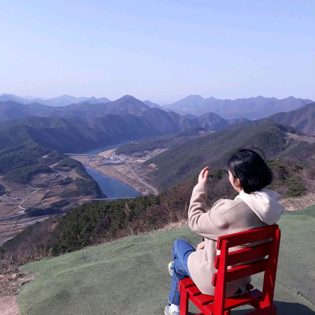 하늘과 맞닿은 단양 까페산