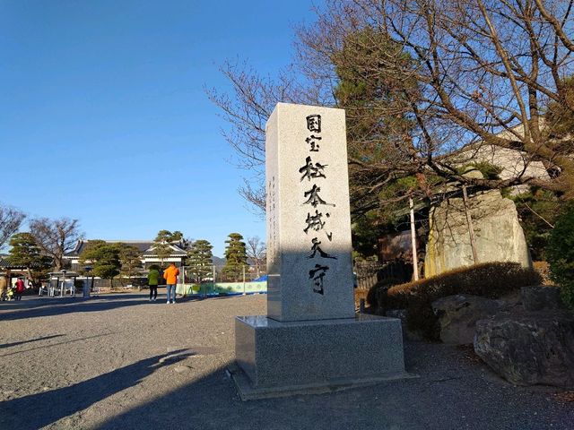 松本市必遊的日本國寶級建築 松本城