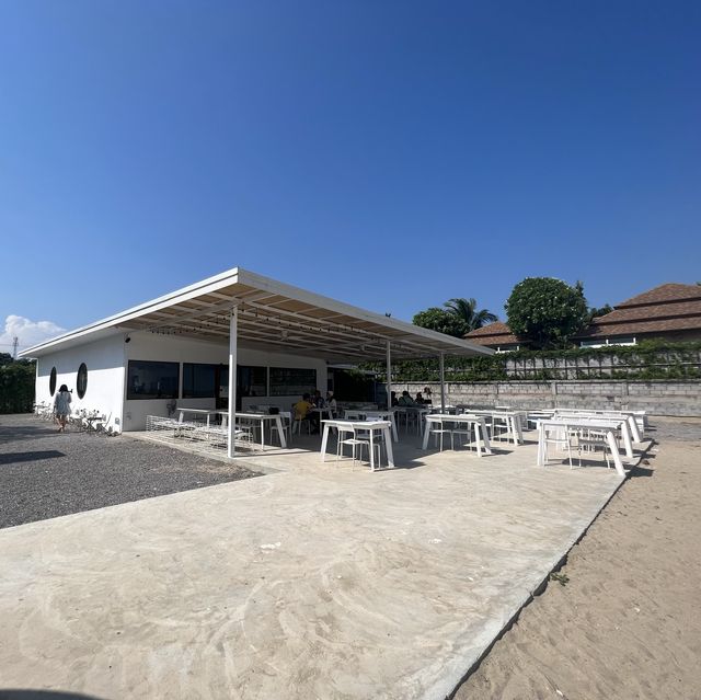 จันทร์จ้าว Cafe and Restaurant 