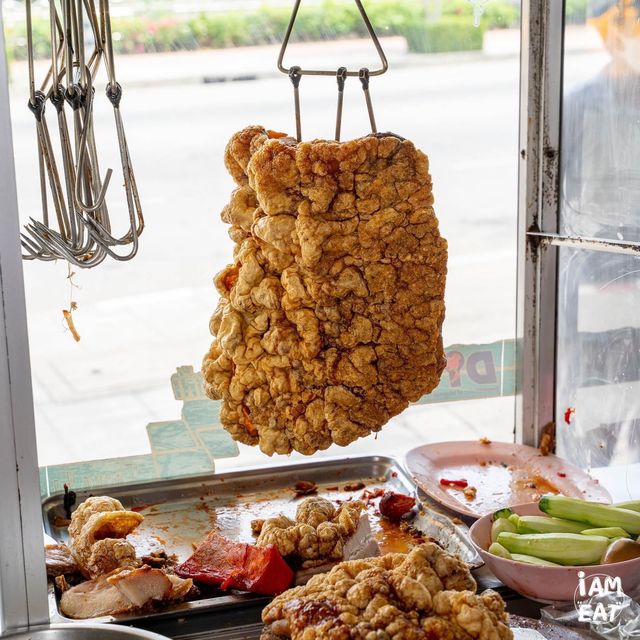 หมูกรอบหนังระเบิดเจ้าเด็ดเจ้าดัง