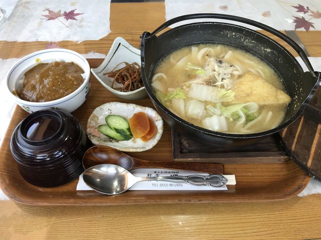 🍽 來吃富士西湖出產的湖魚 — ミサキ(岬)