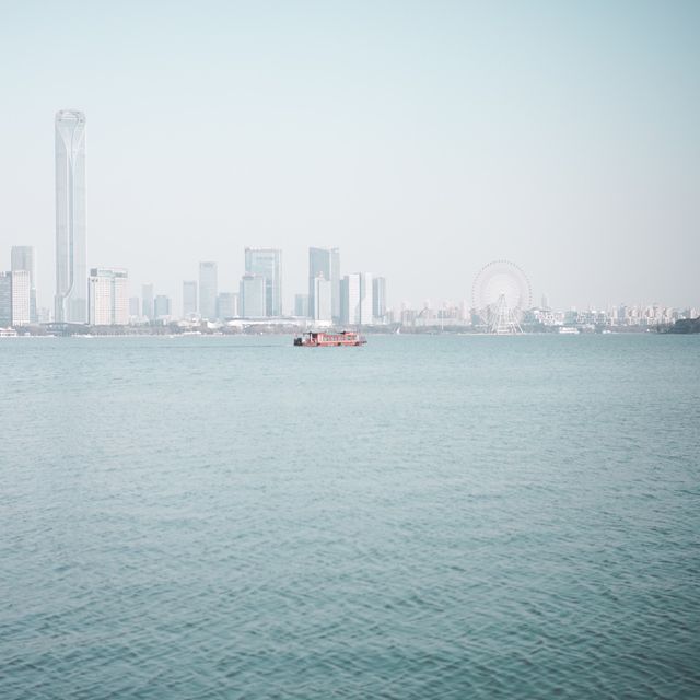 Exploring the beautiful jinji lake.