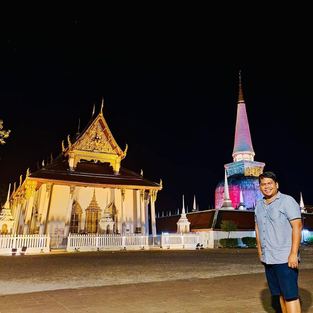พระธาตุไร้เงา