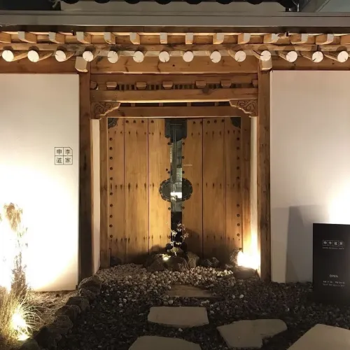 韓国/ソウル【弘大】焚き火でマシュマロが焼ける🤍韓屋カフェ