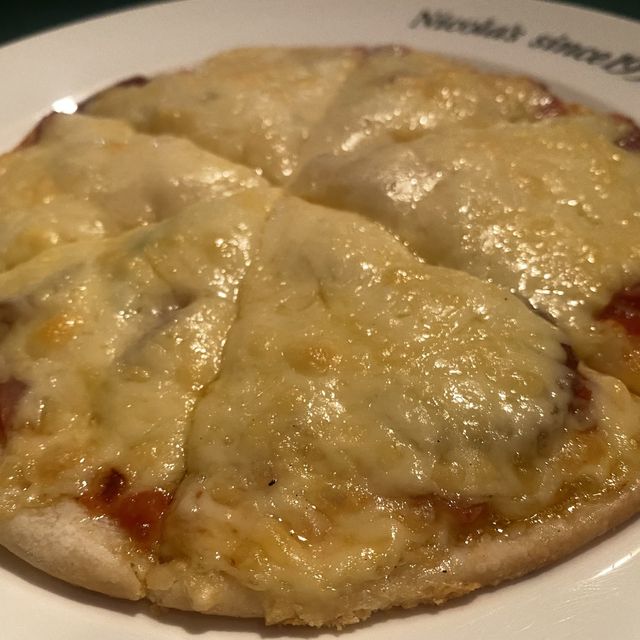 【東京】日本初のピザハウスで老舗の味を堪能