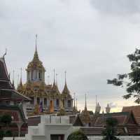 stunning statue of Thai king! 