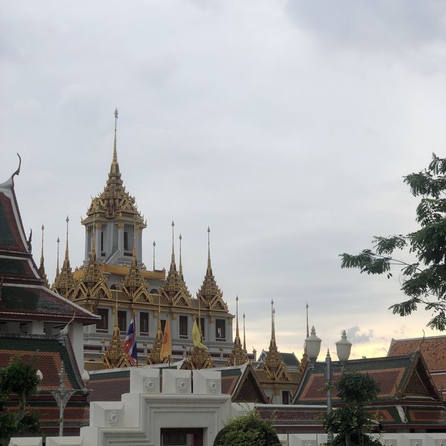stunning statue of Thai king! 