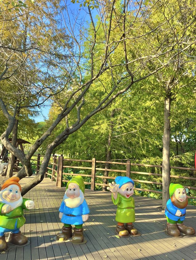 🌿레솔레파크_동화 속 책장🌿