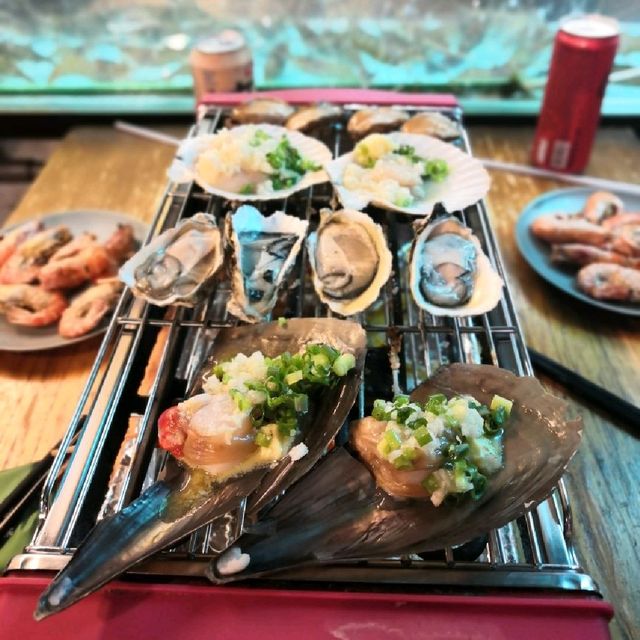 在室內大玩捉新鮮流水蝦，真開心！