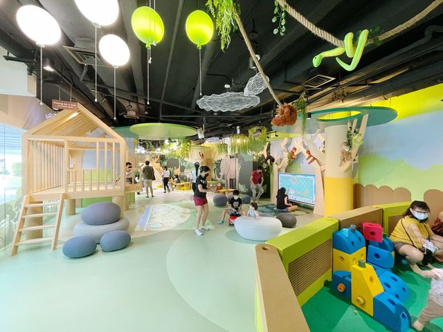 Urban jungle gym themed kids park