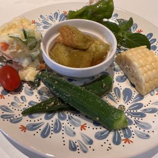 ร้านอาหารที่เสิร์ฟผักออร์แกนิคแสนอร่อย🍆🍅🌽