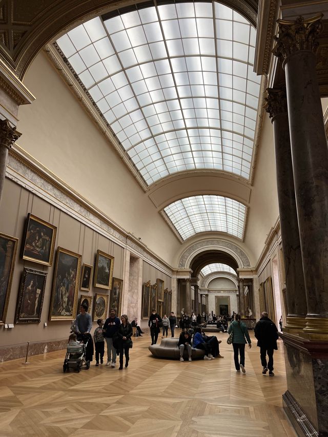 The famous pyramid of Louvre 🇫🇷