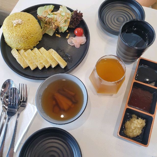 打卡新派素食餐廳