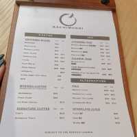 《 西 貢 日 系 木 感 咖 啡 店 》