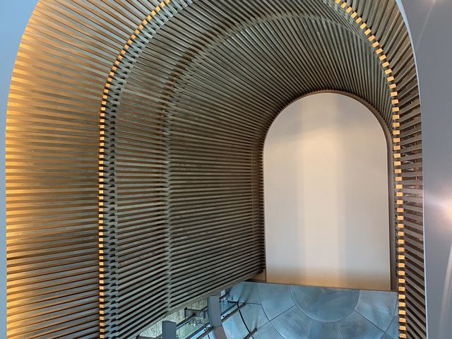 Hotel Jen lobby: Instant overseas vibe